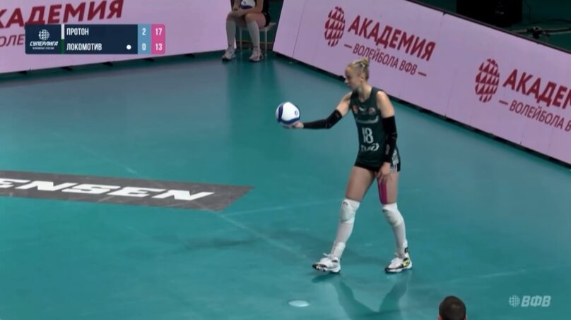 Калининградский волейбольный «Локомотив» этим вечером проводил выездную игру Чемпионата России в Саратове