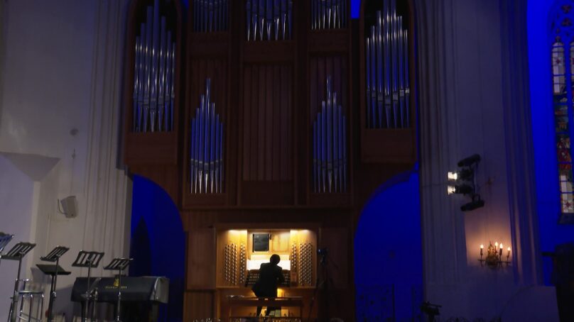 Остров Канта отмечает День философии с музыкой