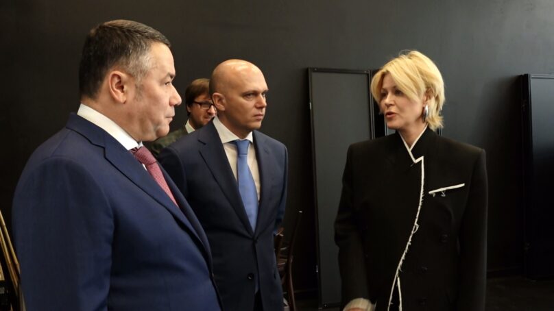 Полномочный представитель президента в Северо-Западном федеральном округе Игорь Руденя и губернатор Алексей Беспрозванных сегодня посетили только что открывшийся корпус филиала института сценических искусств РГИСИ