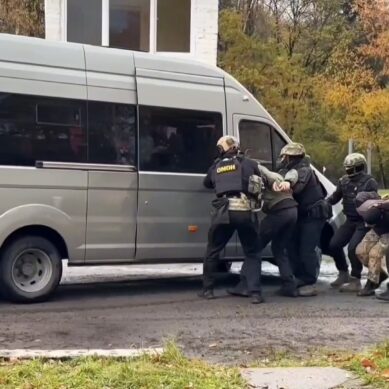 Спецотряды Росгвардии провели занятия для молодых людей, которые сейчас проходят срочную службу в специальном моторизованном полку Северо-Западного округа Росгвардии