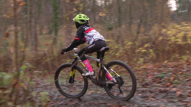 140 спортсменов вышли на старт первенства Калининградской области по такой разновидности велоспорта, как кросс-кантри