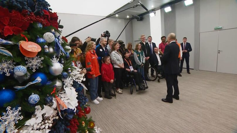 Владимир Путин дал старт новогодней акции «Ёлка желаний»