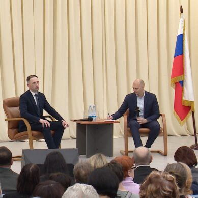 Капремонт больниц в Ладушкине и Мамоново, обновление дорог и парков. Итоги рабочей поездки губернатора в два округа