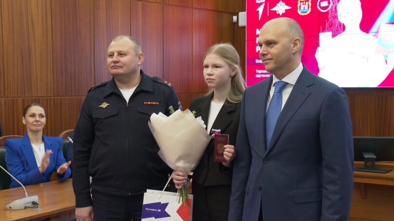 В День Конституции по всей стране проходит патриотическая акция «Мы – граждане России!»