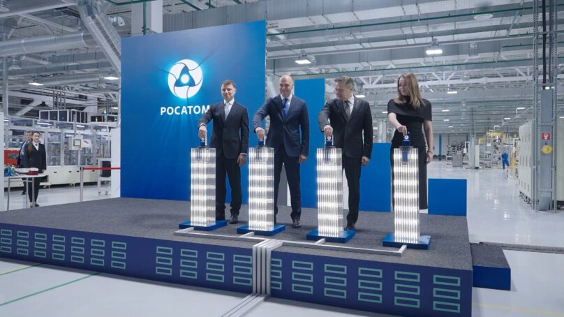 «Росатом» запустил первую в стране гигафабрику литий-ионных накопителей энергии