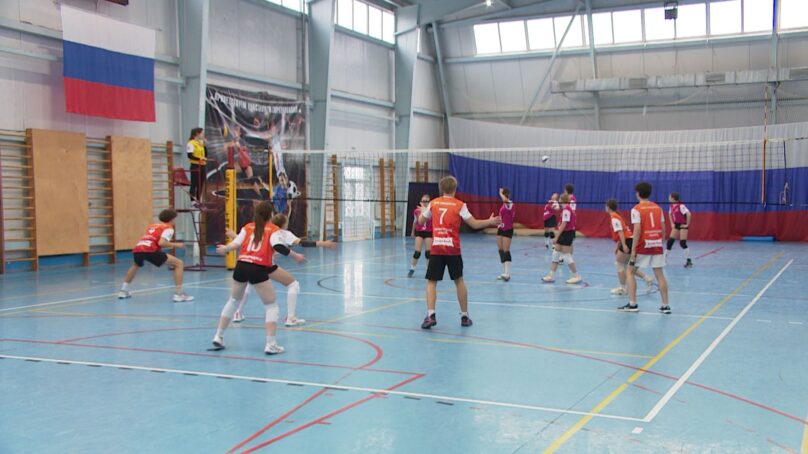 Кубок «Локо» по волейболу на призы губернатора Калининградской области добрался до второго тура