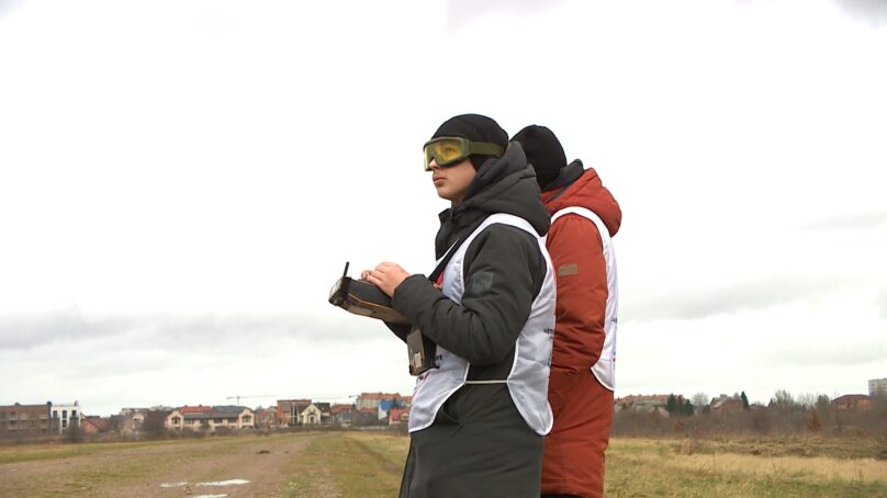 Аэродром Девау продолжает принимать и отправлять в небо самые различные воздушные суда