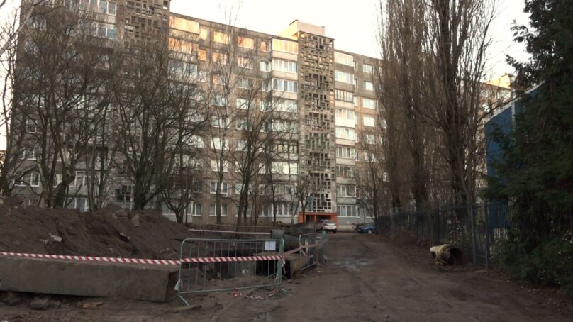 Примерно 12 часов потребовалось коммунальщикам, чтобы в срочном порядке устранить аварию на трубопроводе в Московском районе Калининграда