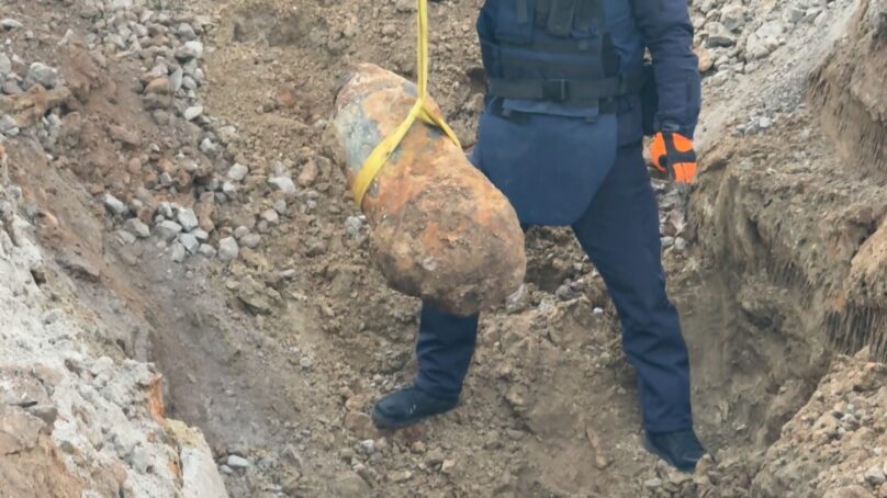 В центре Калининграда строители обнаружили 100-килограммовую авиабомбу времён войны