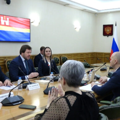 Губернатор Алексей Беспрозванных встретился с победителями Сурдлимпийских игр 2025