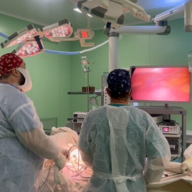 Калининградские врачи провели сложную операцию по удалению опухоли, которая располагалась между лёгкими