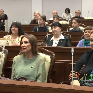 Председатель Законодательного собрания региона Андрей Кропоткин в преддверии праздника встретился с самыми активными подписчиками своих соцсетей