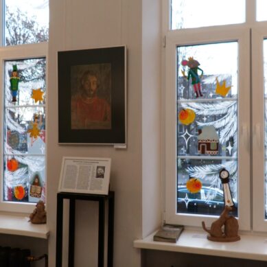 В Черняховске художественная школа имени княгини Марии Тенишевой встречает Новый год в волшебном наряде по мотивам сказки Эрнста Гофмана — «Щелкунчик и Мышиный король»