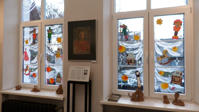 В Черняховске художественная школа имени княгини Марии Тенишевой встречает Новый год в волшебном наряде по мотивам сказки Эрнста Гофмана — «Щелкунчик и Мышиный король»