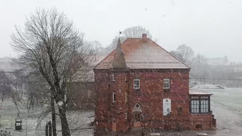 Сегодня на востоке области пошел снег