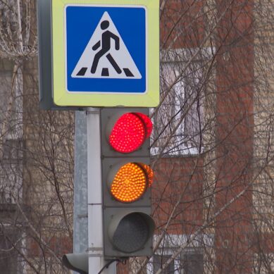 На улицах Калининграда впервые отрегулировали светофоры так, чтобы при движении на автомобиле с нормативной скоростью не надо было останавливаться