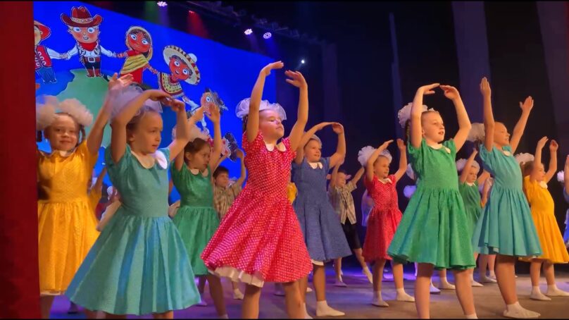 В рамках благотворительного марафона «Свет Рождественской звезды» в Черняховке состоялся концерт местных творческих коллективов