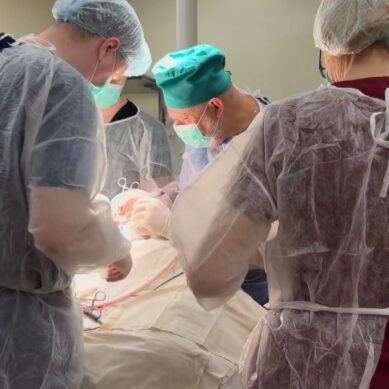 Врачи областного онкологического центра оперируют пациентов, имеющих злокачественную опухоль