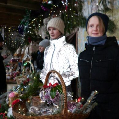 На ярмарке в посёлке Краснолесье гостей удивляли «Вкусами Виштынецкой возвышенности» и предметами, без которых зима кажется хмурой