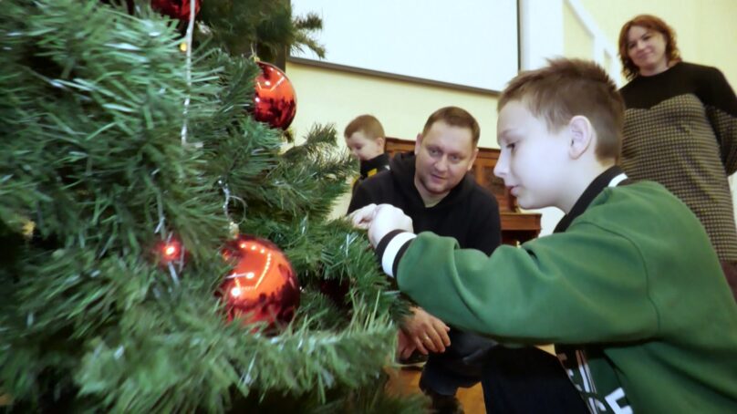 В Черняховске приняли эстафету всероссийской акции «Ёлка желаний», которая исполняет мечты ребят, чьи отцы сейчас сражаются в зоне СВО