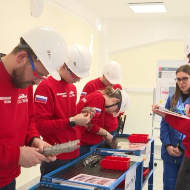 О том, как трудятся сегодня, и как учат будущих кораблестроителей рассказали делегации Минпромторга и правительства области