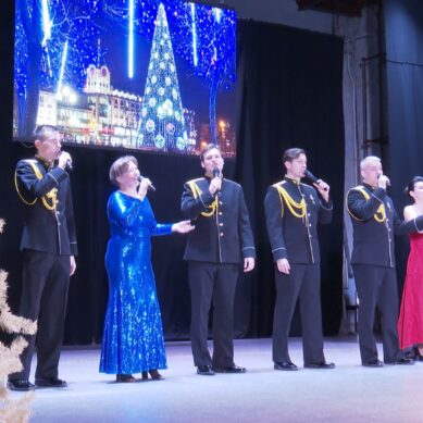 В праздничные дни в Доме офицеров проходили открытые концерты, на которые могли попасть все калининградцы