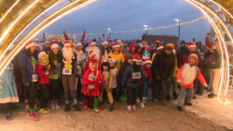 В Зеленоградске прошёл массовый забег Дедов Морозов