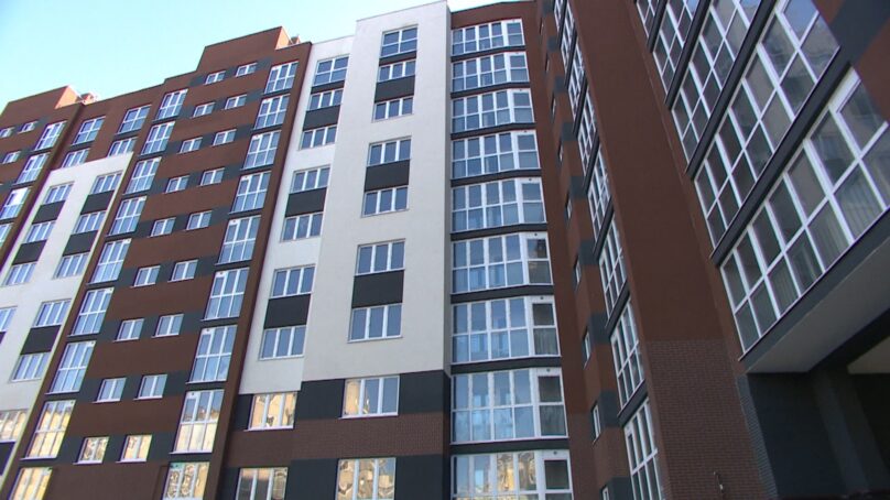 Военнослужащие, потерявшие деньги из-за недобросовестного застройщика, получили ключи от новых квартир