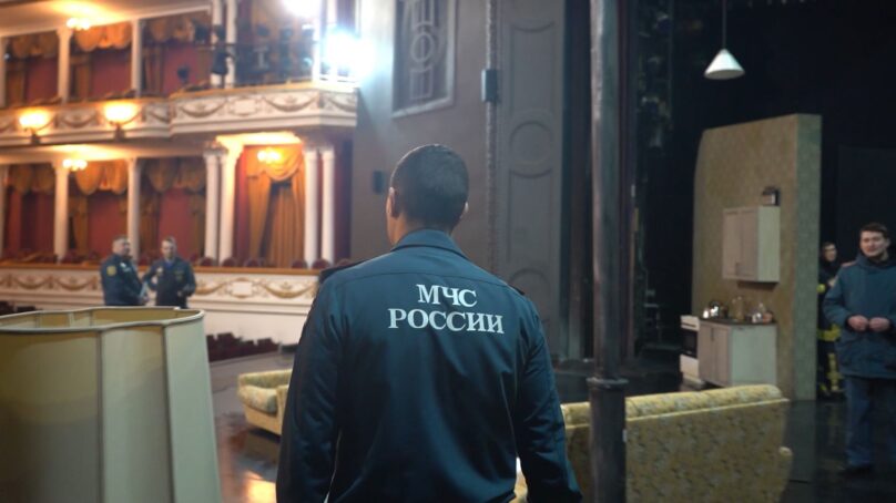 Специалисты испытательной пожарной лаборатории вместе с сотрудниками главного управления МЧС по Калининградской области проверили здание драматического театра