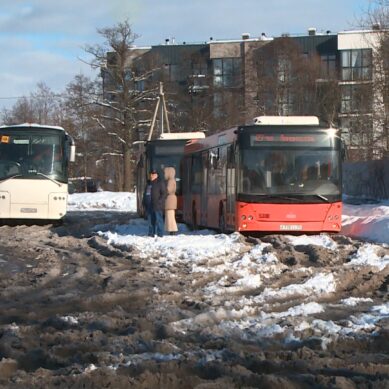 В Калининграде начнут ремонтировать тротуары, как только растает снег и сойдёт вода
