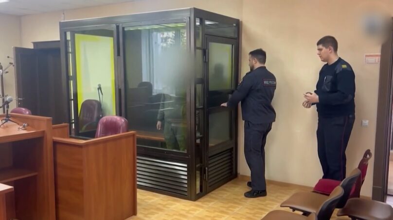 В Калининграде бывшего сотрудника регионального управления ФСИН и его знакомого обвиняют в мошенничестве по сговору в особо крупном размере