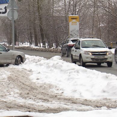 Почти 300 предупреждений вынесли власти управляющим компаниям за некачественную уборку снега и последствий гололеда