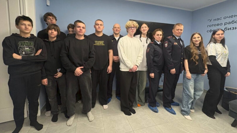 Транспортные полицейские и представители Общественного совета при ведомстве встретились с воспитанниками молодежного пространства «Романтик»