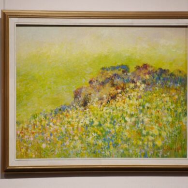 Необычная выставка, которая объединяет работы художника Саргиса Гогоряна и экспонаты минералогической коллекции Гусевского музея, посвящена 80-летию Калининградской области