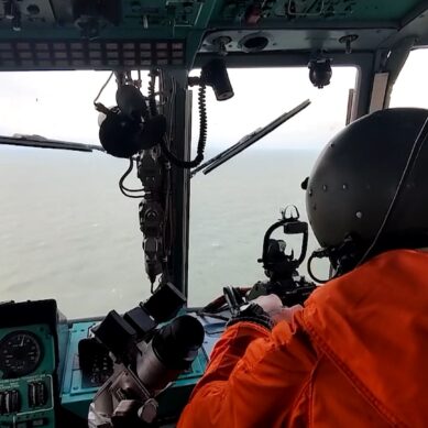 Экипажи вертолетов морской авиации Балтфлота отработали уничтожение «противника» в море