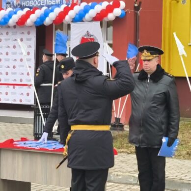 В Калининграде сегодня торжественно вручили ключи от новых служебных квартир военнослужащим