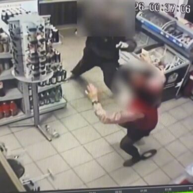 В Балтийске молодой человек напал на сотрудницу автозаправки и нанес ей несколько ударов ножом