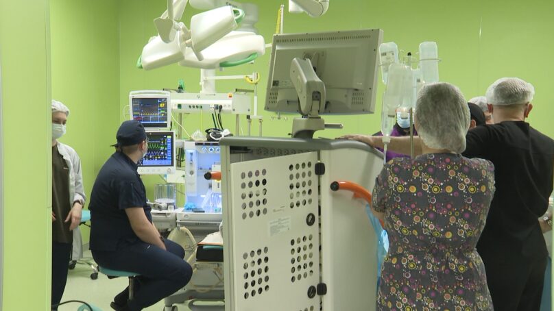 Врачи Детской областной больницы смогли сохранить кисть руки 13-летнему мальчику, пострадавшему от взрыва снаряда