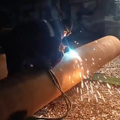 Посреди ночи рабочие предприятия «Калининградтеплосеть» завершили замену участка трубопровода на улице Вагнера