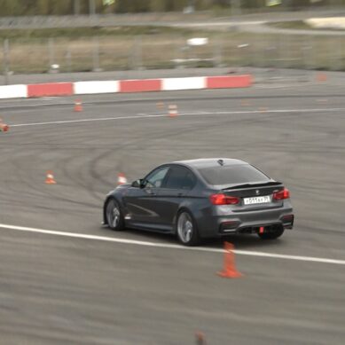 В Калининграде стартовал чемпионат области по автослалому