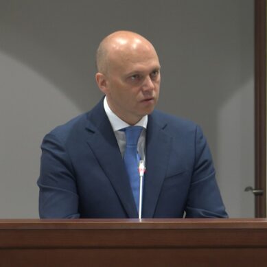 С отчётом о работе регионального правительства выступил губернатор Алексей Беспрозванных