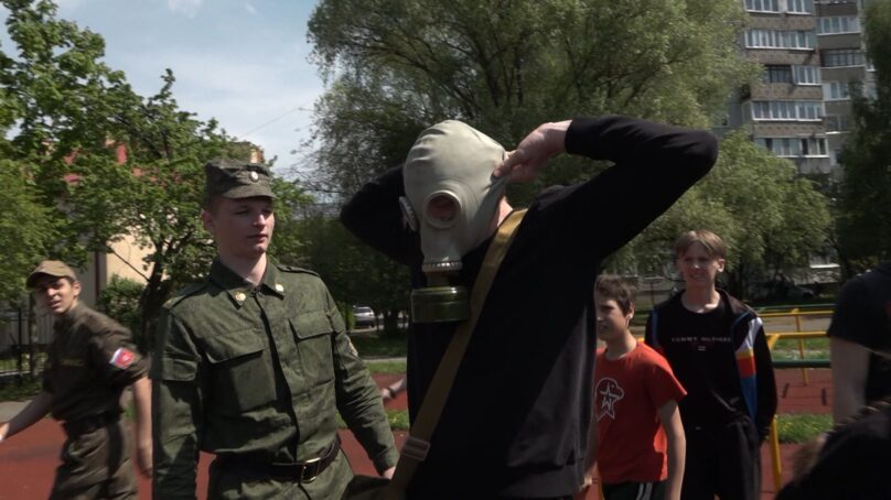 В Калининграде стадион школы №38 стал площадкой для традиционной игры «Пограничный дозор»