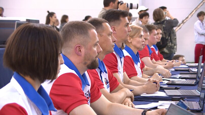 Главный футбольный манеж региона превратился в масштабную арену для единоборств