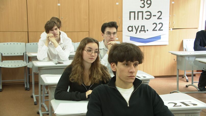 Калининградские выпускники сдали ЕГЭ по русскому языку