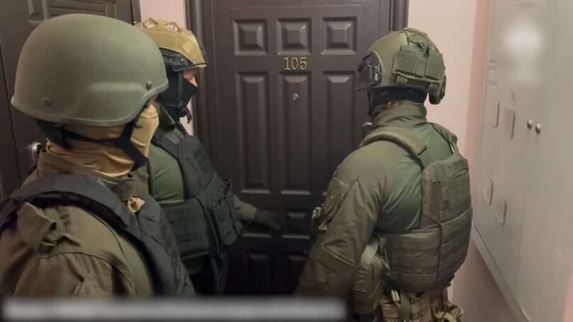 В Калининградской области сотрудники полиции пресекли деятельность организованной группы, участники которой подозреваются в мошенничестве и похищении человека