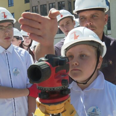 Ученики первого инженерного строительного класса региона благодаря трудовым лагерям погружаются в профессию со школьной скамьи