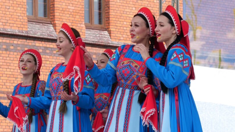 Артисты из Самары покорили сердца жителей Янтарного края