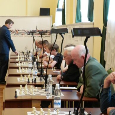 Выдающийся гроссмейстер Сергей Карякин провёл сеанс одновременной игры в Черняховске