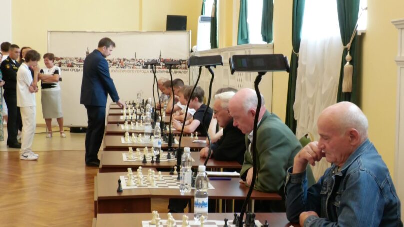 Выдающийся гроссмейстер Сергей Карякин провёл сеанс одновременной игры в Черняховске
