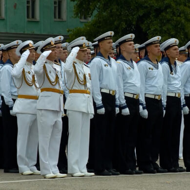 Поздравление полномочного представителя Президента Российской Федерации в СЗФО Игоря Рудени с Днем ВМФ